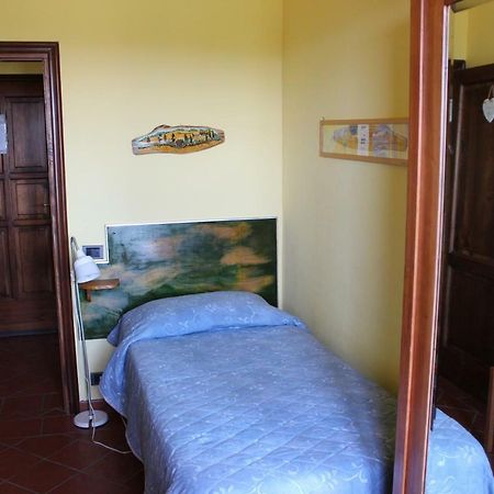 Bio Agriturismo Podere Pretoia Сан-Джиминьяно Экстерьер фото