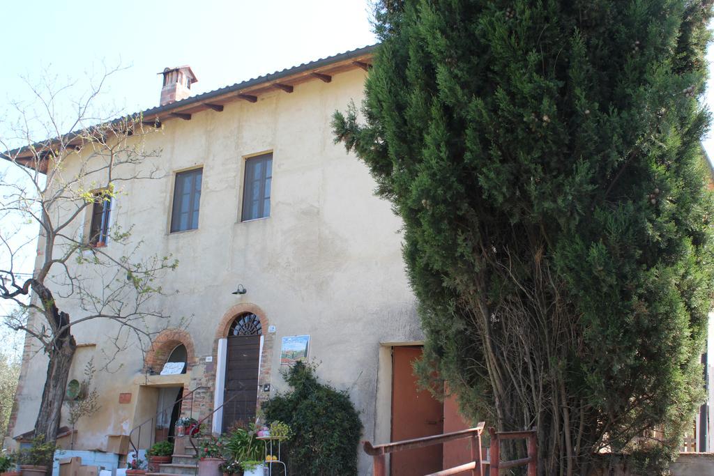 Bio Agriturismo Podere Pretoia Сан-Джиминьяно Экстерьер фото