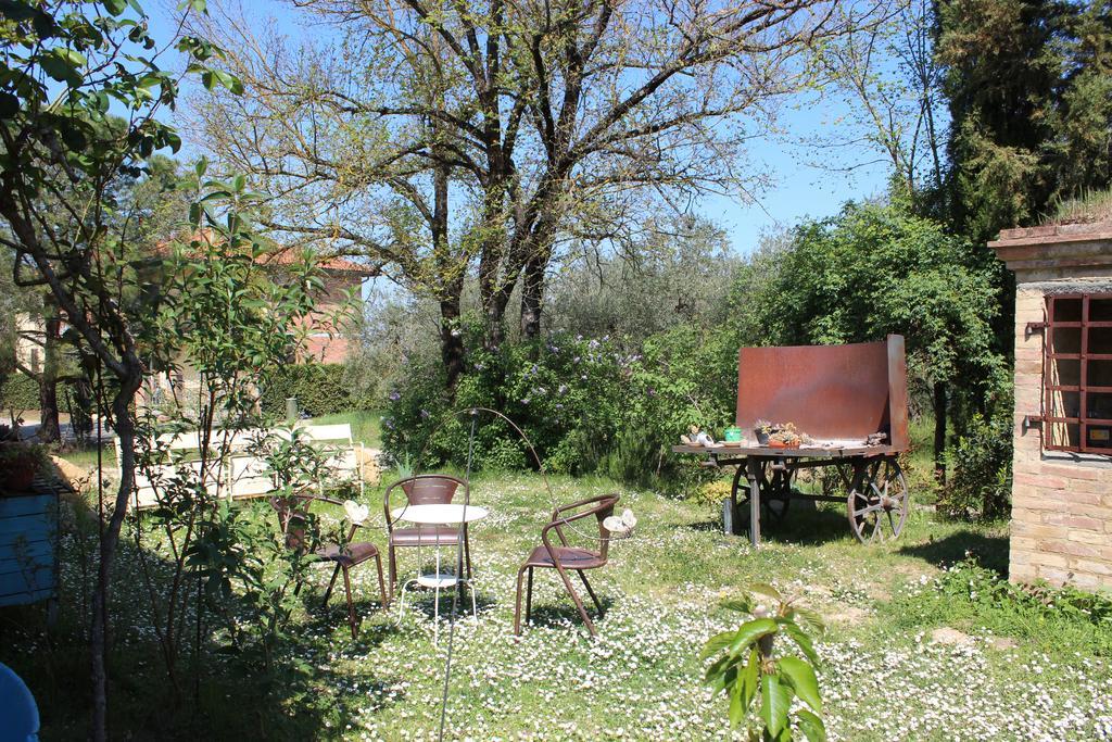Bio Agriturismo Podere Pretoia Сан-Джиминьяно Экстерьер фото