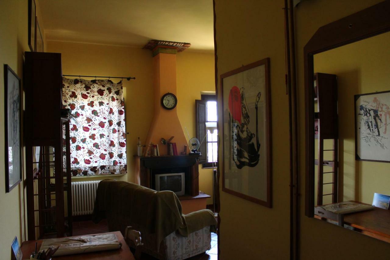 Bio Agriturismo Podere Pretoia Сан-Джиминьяно Экстерьер фото